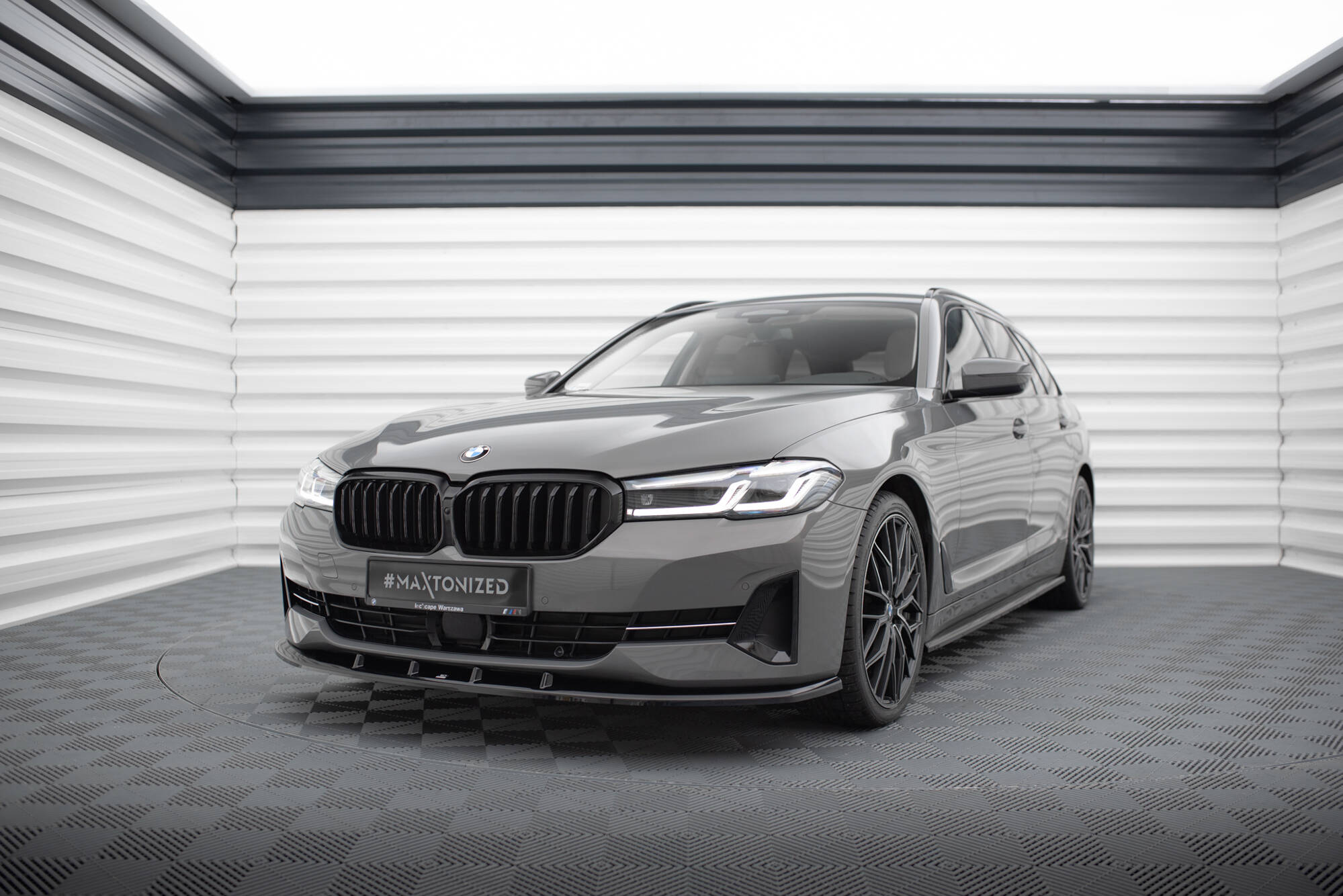 Передний сплиттер V.1 для BMW 5 G30 / G31 (рестайлинг) MAXTON DESIGN BM-5-G31F-FD1G