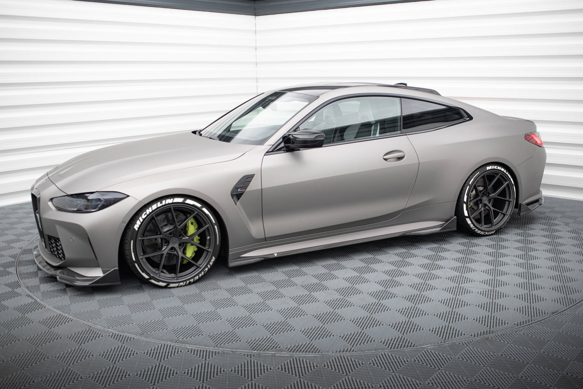 Боковые накладки из препрег-карбона для BMW M4 G82 / G82 Facelift MAXTON DESIGN CF-BM-4-G82-M-SF1-245-P