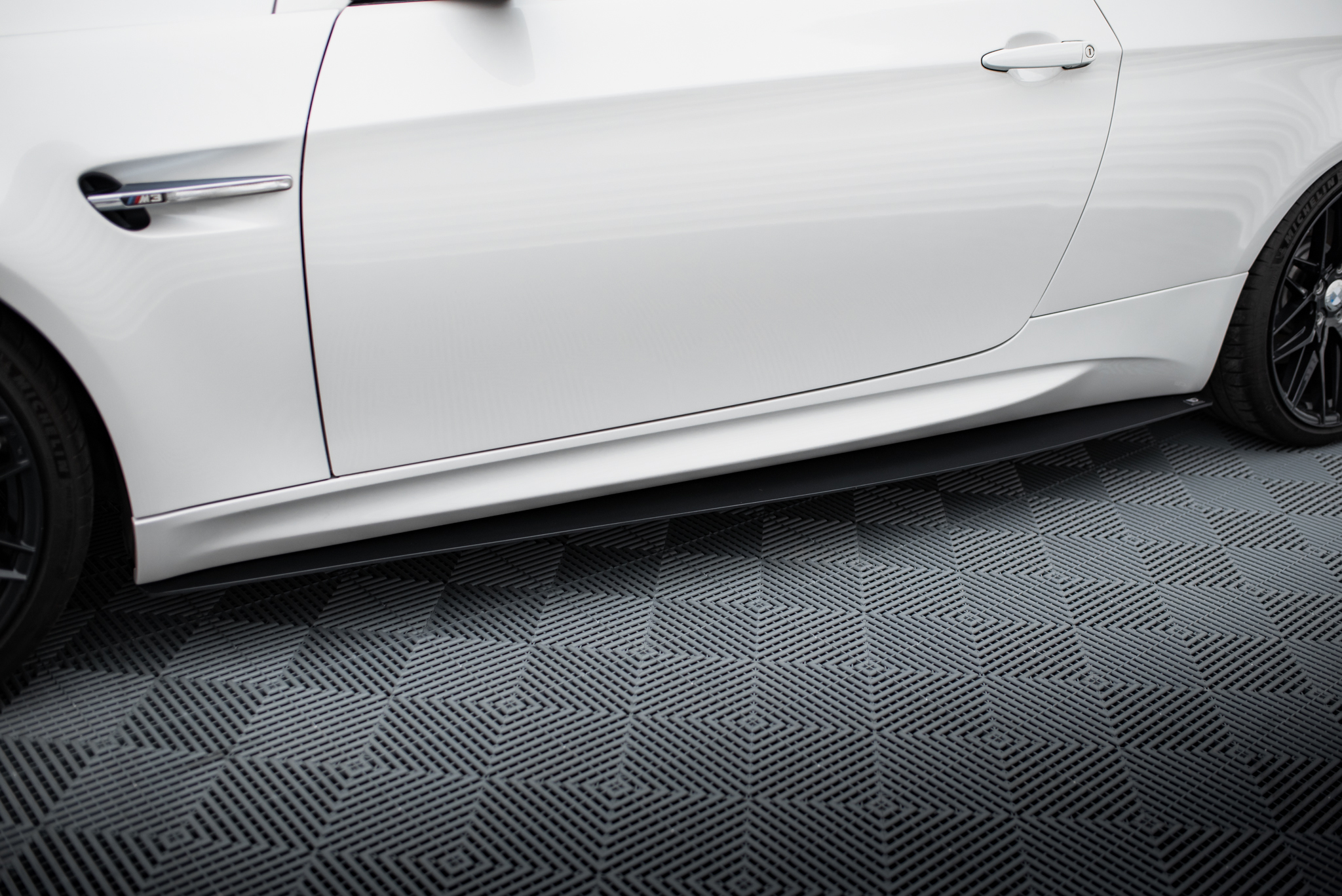 Боковые юбки и диффузоры для гонок BMW M3 E92 / E93 (премьерная модель) MAXTON DESIGN BM-3-92-M-CNC-SD1A