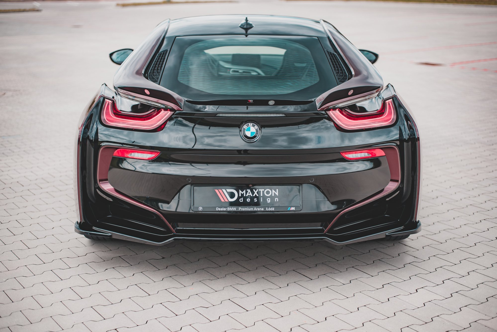 Задний сплиттер BMW i8 MAXTON DESIGN BM-I8-1-RD1G