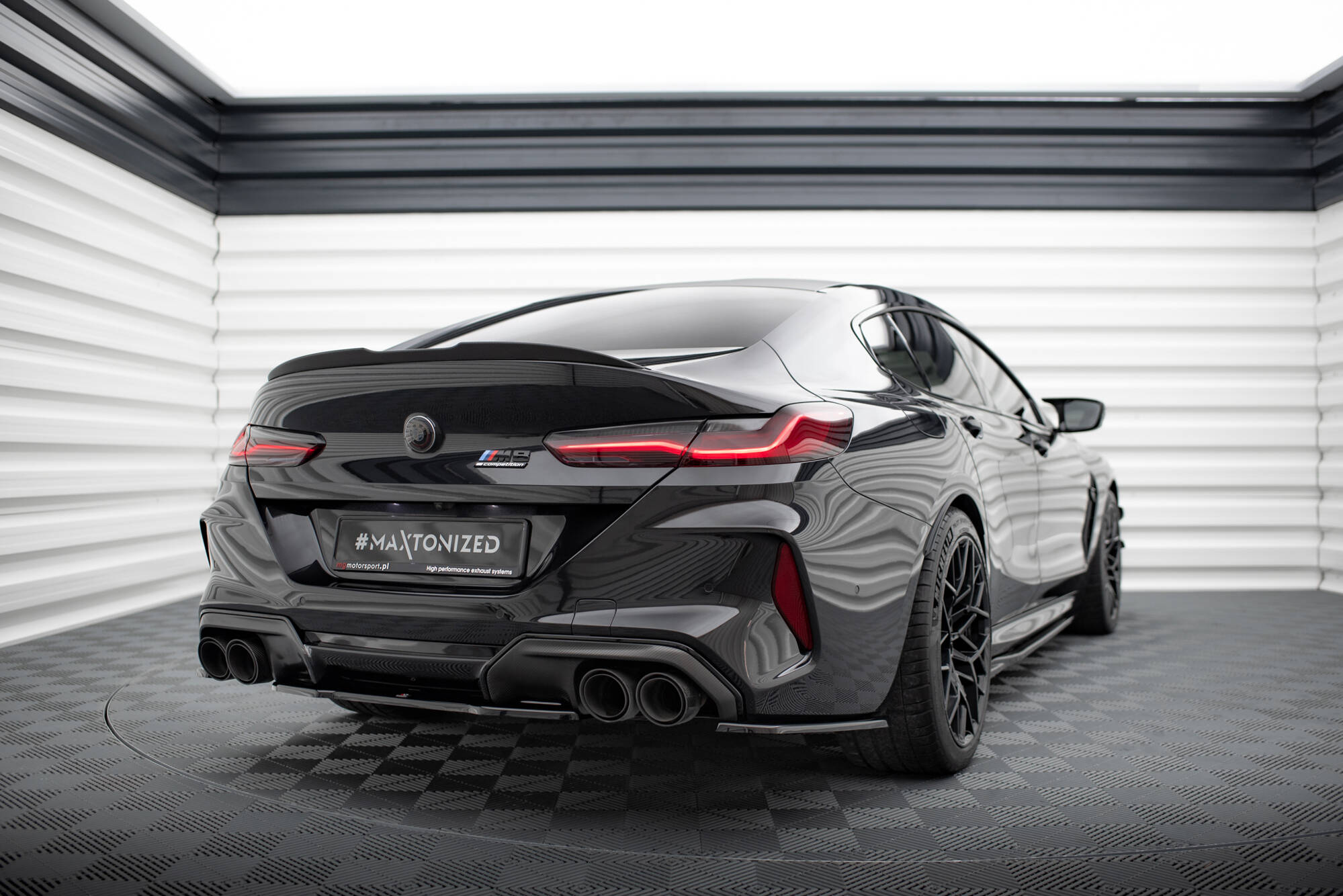 Задний сплиттер для BMW M8 Gran Coupe F93 / Coupe F92 MAXTON DESIGN BM-M8-G16-GC-RD1G