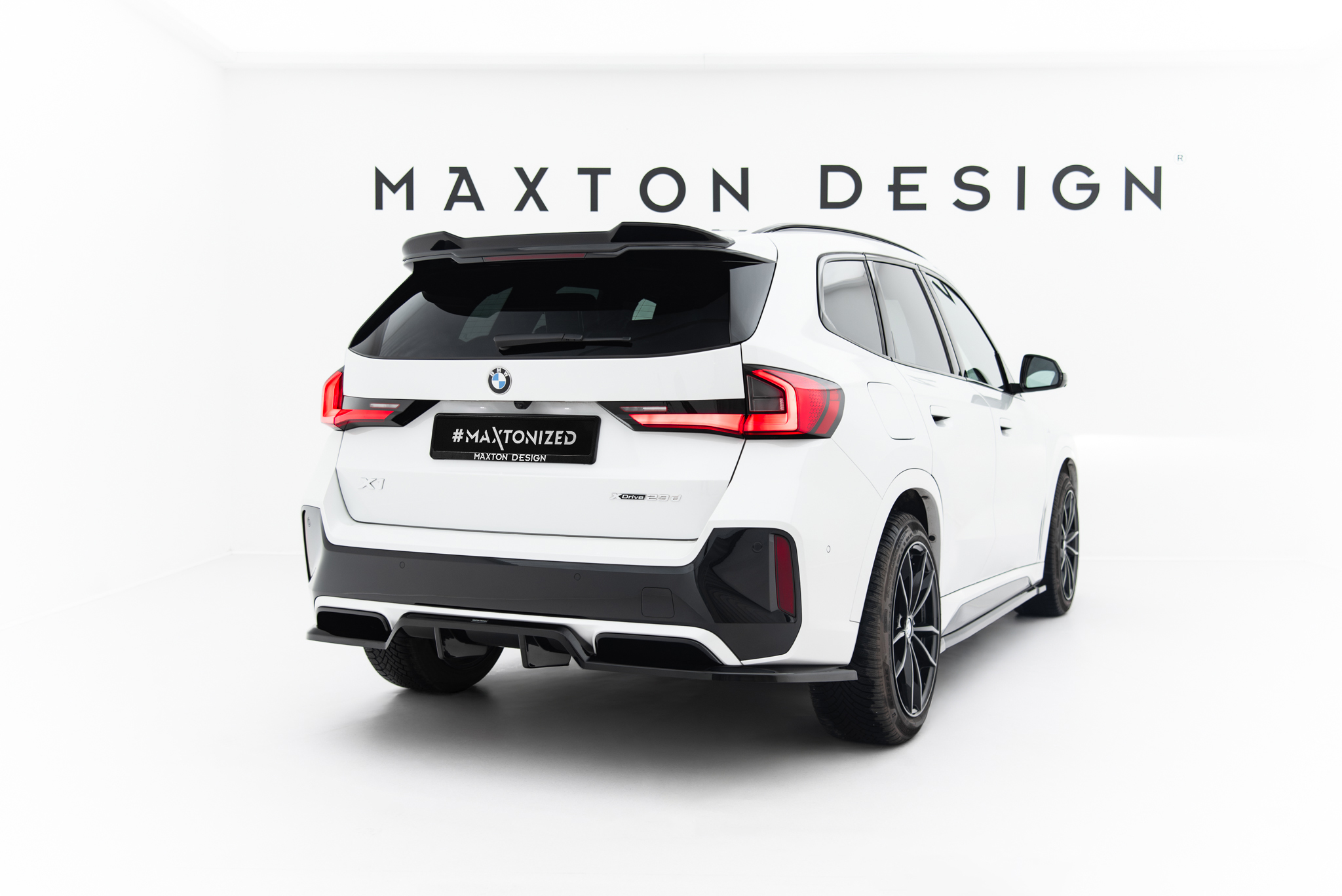 Задний сплиттер (с вертикальными планками) BMW X1 M-Pack U11 MAXTON DESIGN BM-X1-U11-MPACK-RD1G+RD2G