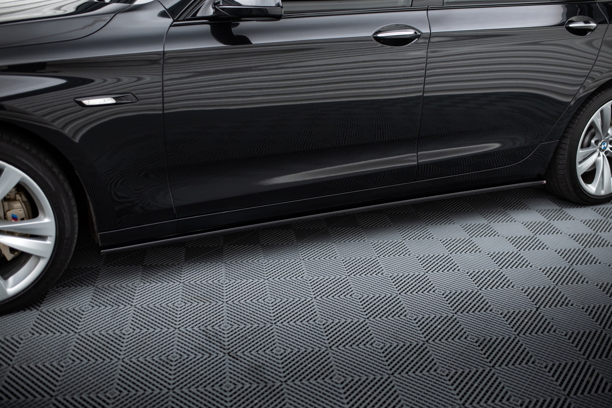 Боковые юбки и диффузоры для BMW 5 GT F07 MAXTON DESIGN BM-5-GT-07-SD1G