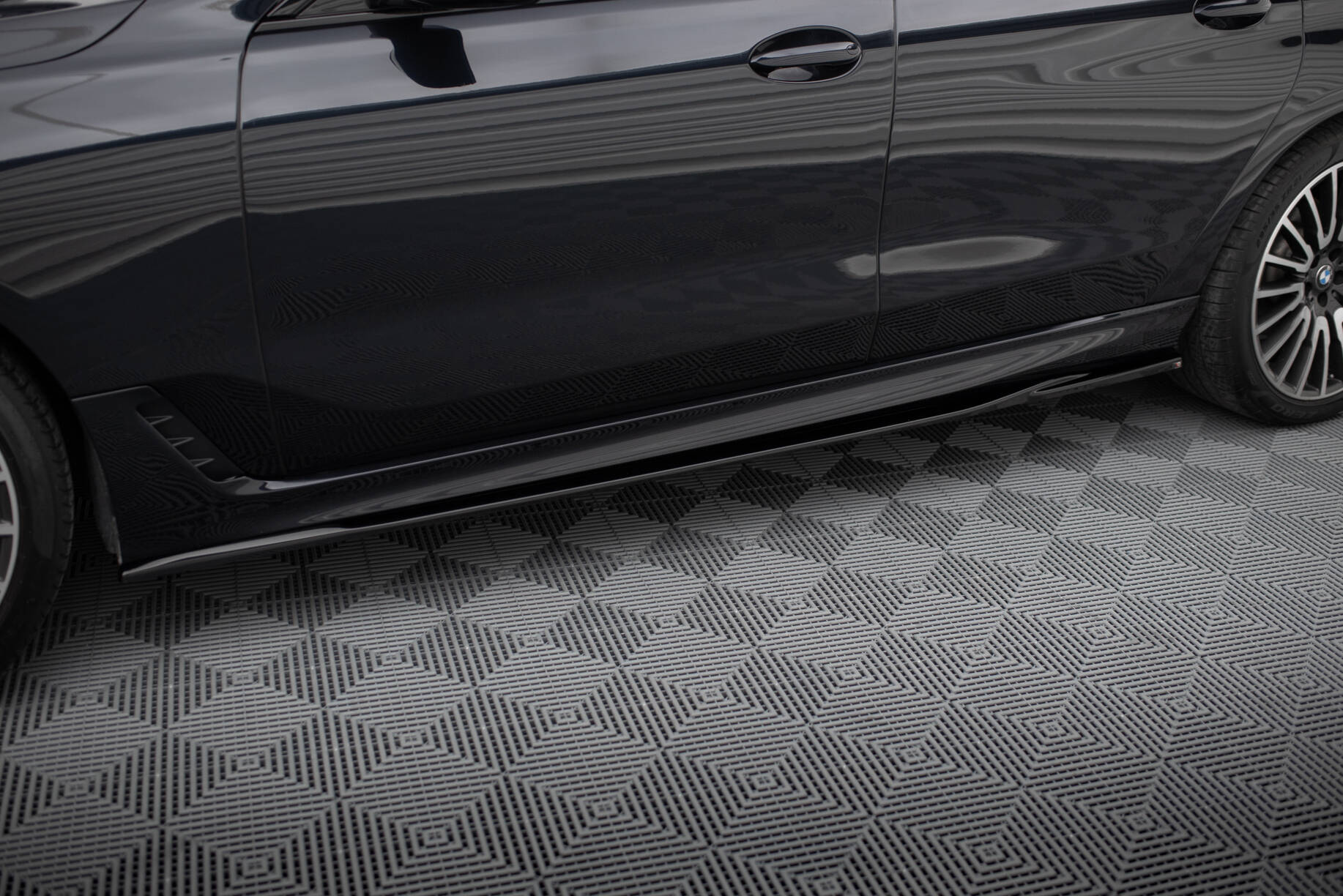 Боковые диффузоры для BMW 6 GT G32 M-Pack MAXTON DESIGN BM-6-32-GT-MPACK-SD1G