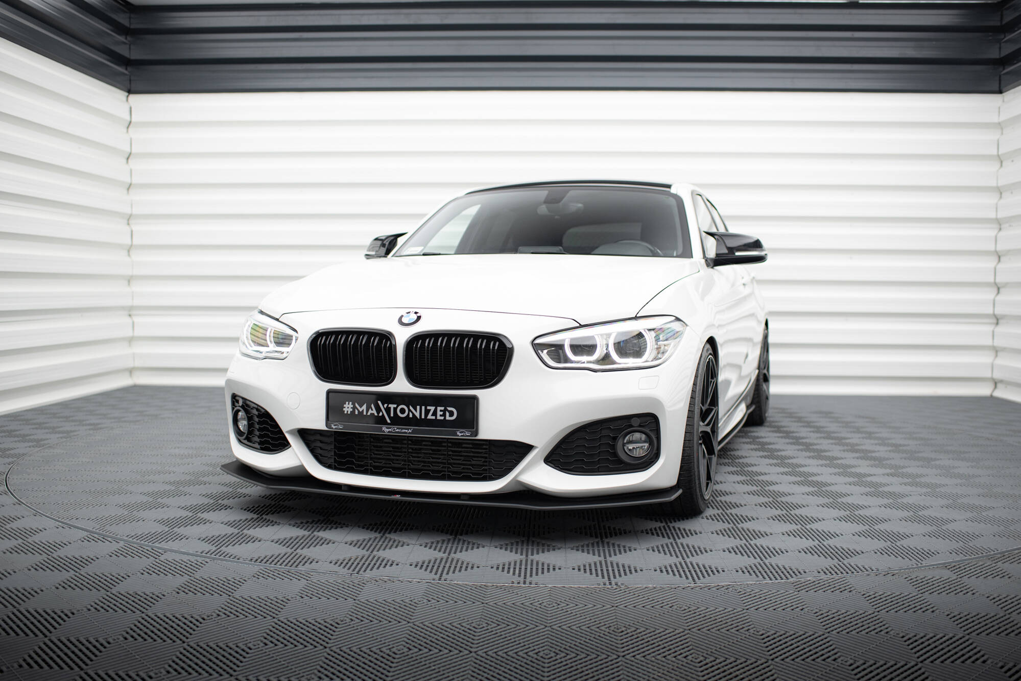 Передний сплиттер Street Pro V.3 для BMW 1 F20 M-Pack Facelift / M140i MAXTON DESIGN BM1F20FMCNC-FD3B