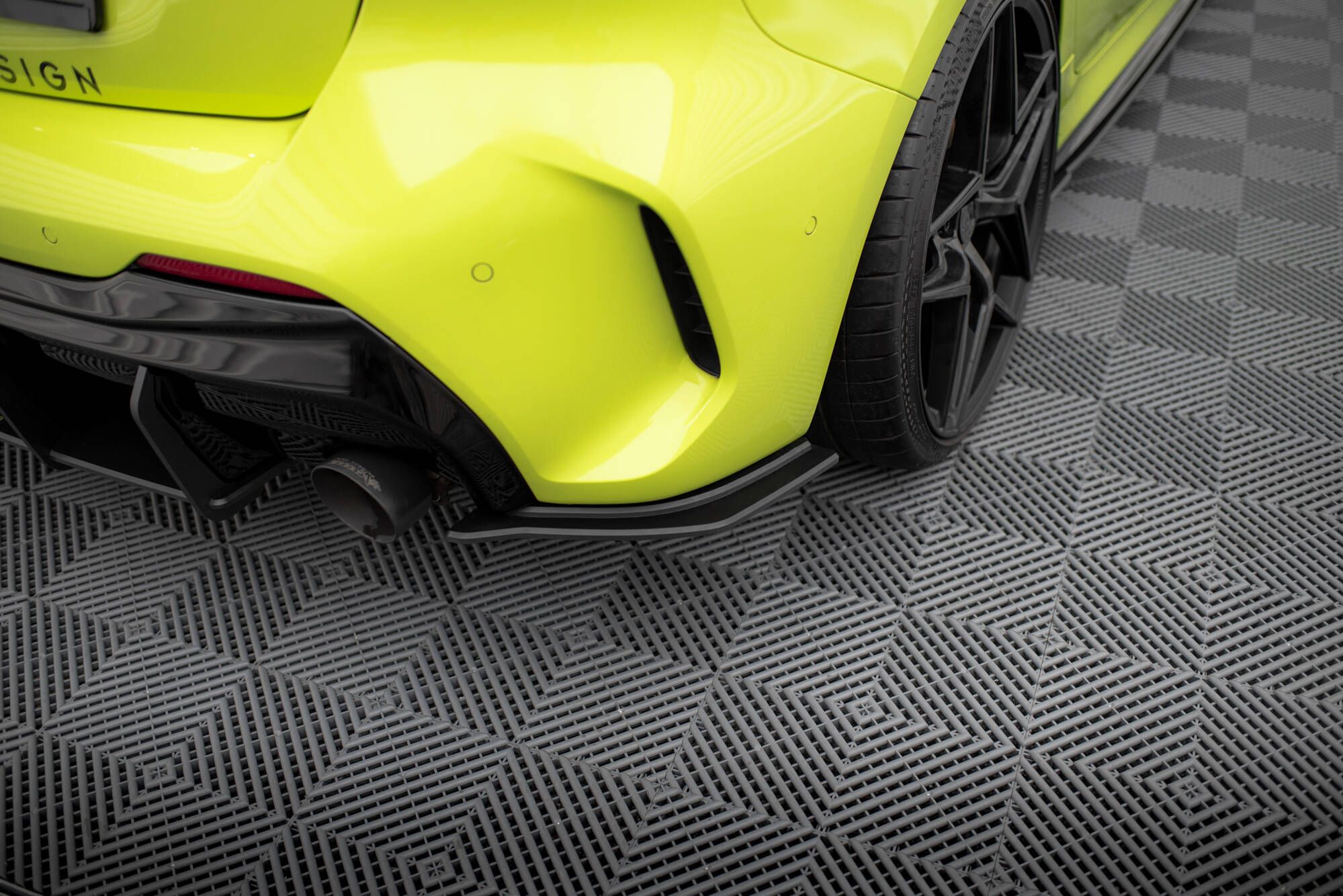 Задние боковые сплиттеры Street Pro V.1 для BMW 1 F40 M-Pack / M135i MAXTON DESIGN BM140MPACKCNC-RSD1B